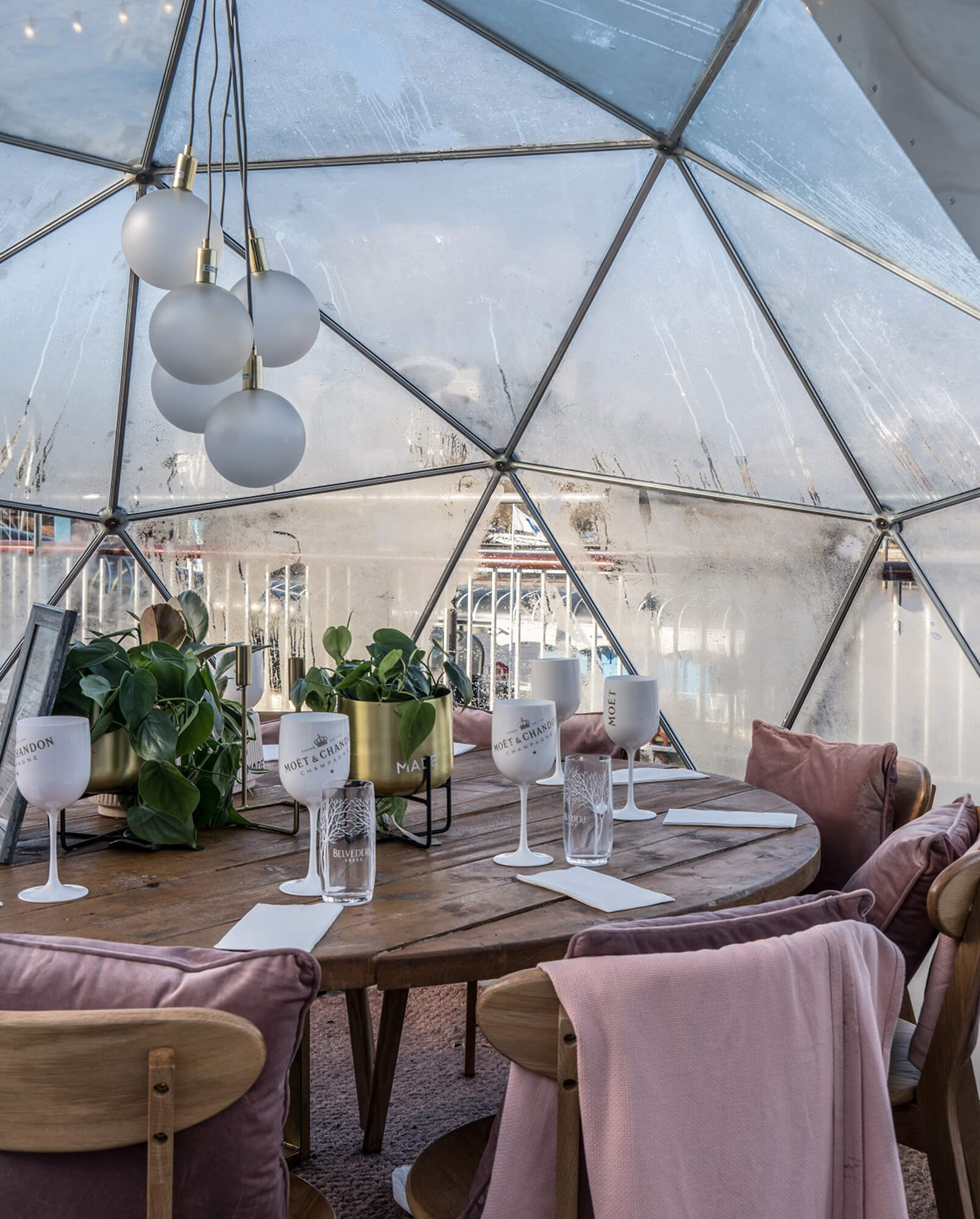 glamping bungalow igloo hotel cazare