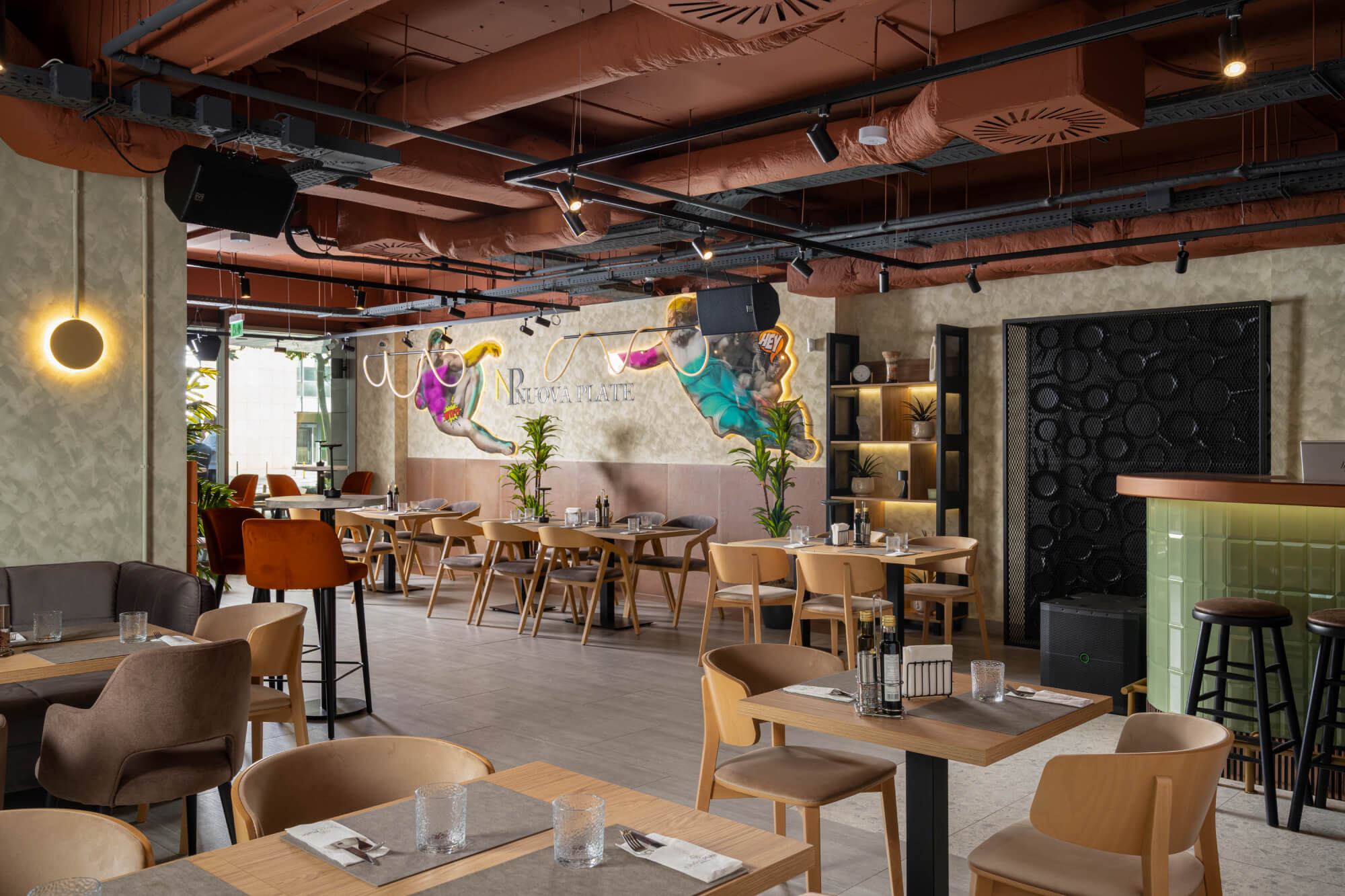 Nuova Plate Design Interior Aranjamente Mese cu Scaune