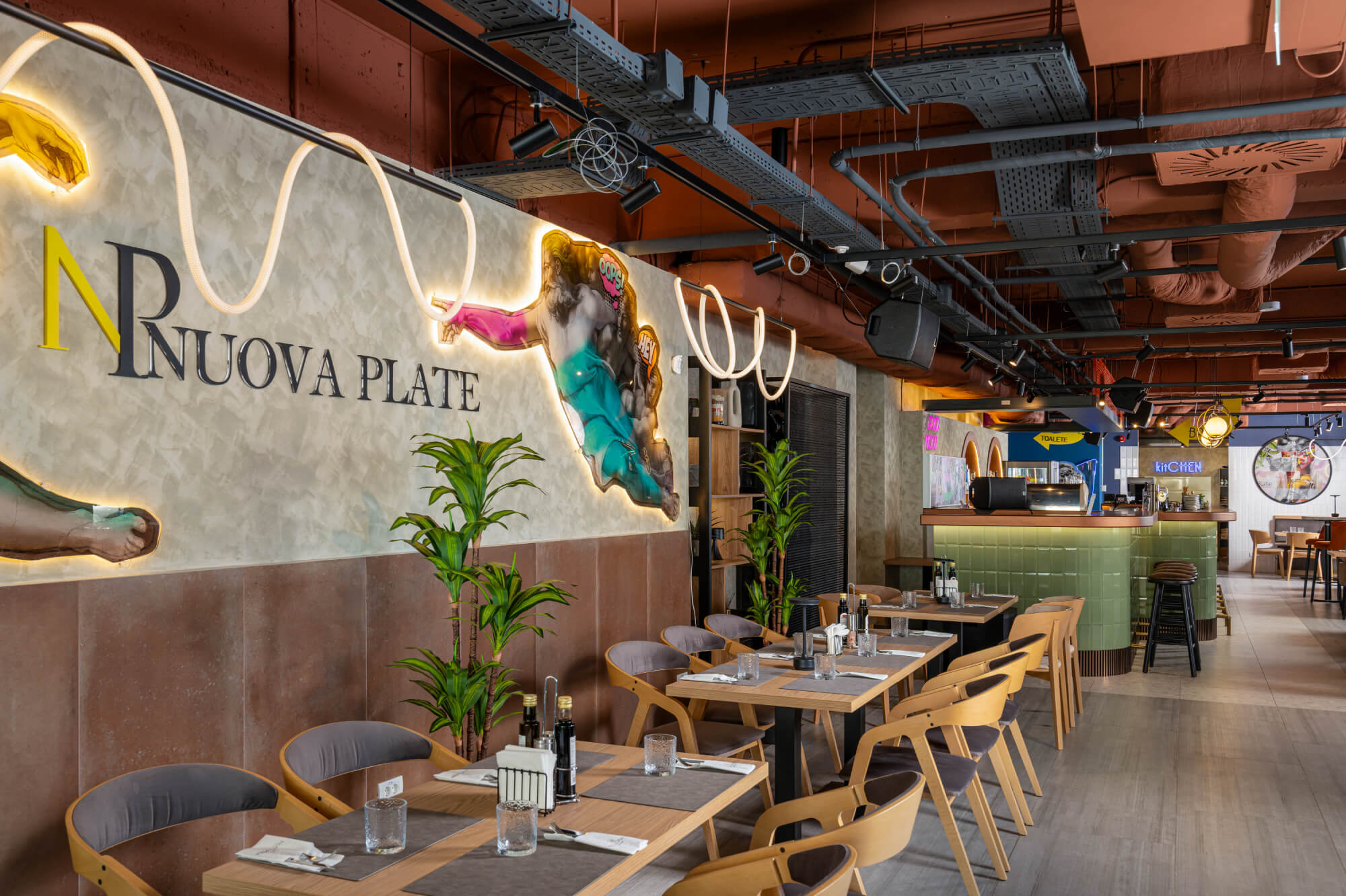 Nuova Plate Design Interior Bar